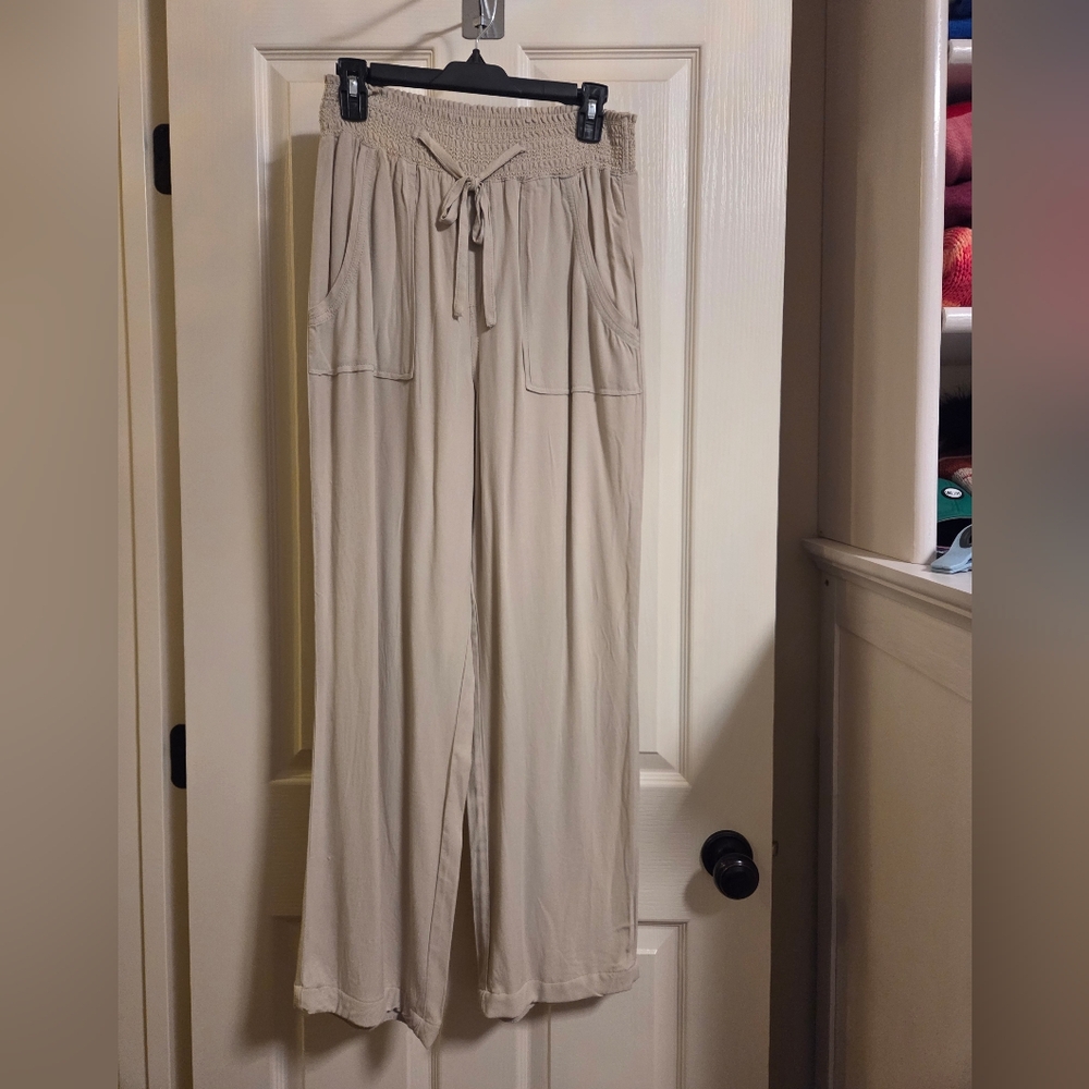 Ci Sono Women's Tan Flowy Pants -size L